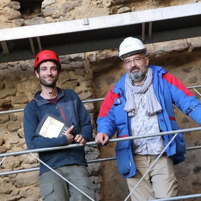 photo hugo meunier, archéologue et martial monteil, professeur d’archéologie à l’université de nantes. ici, au mans (sarthe).  ©  ouest-france