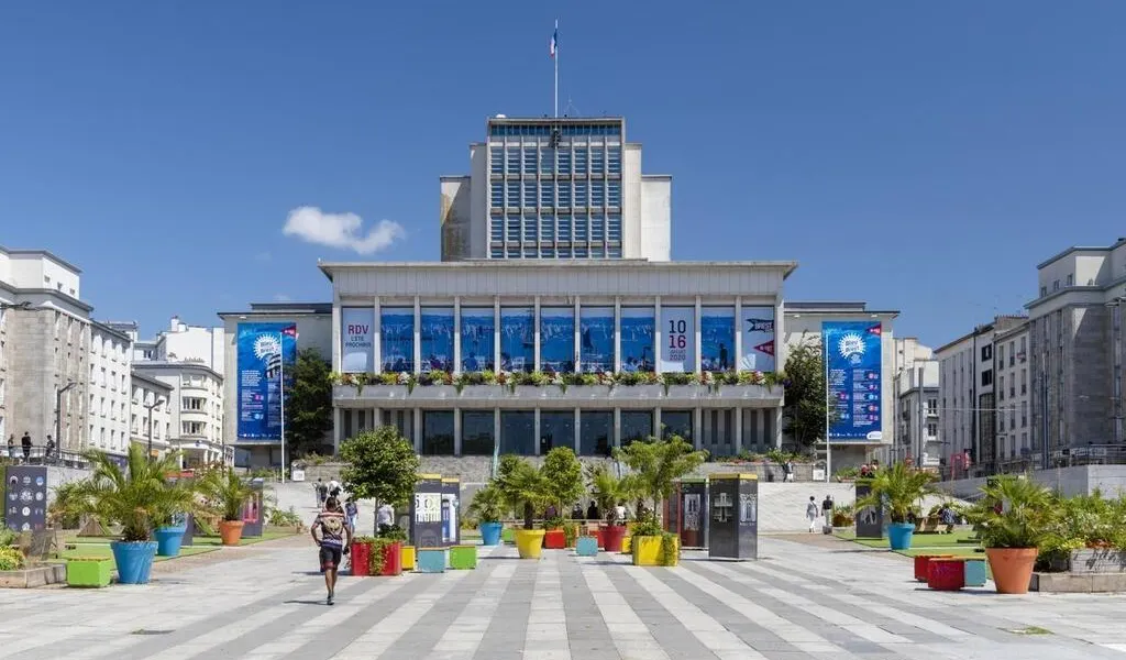 Les socialistes et le maire de Brest menacés de mort une plainte a été déposée au Tours Les socialistes et le maire de Brest menacés de mort une plainte a été déposée au Tours