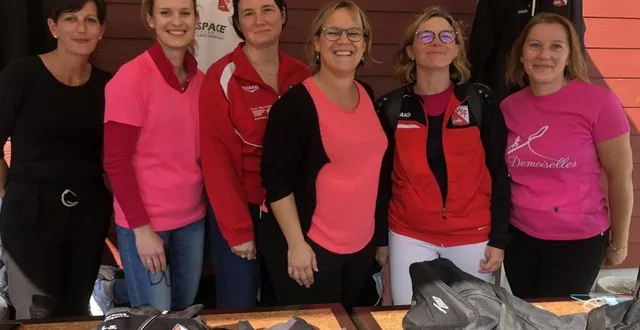 photo  ?le premier vide-armoire du vsf football, an faveur de l’opération « ruban rose » en ce mois d’opération octobre rose (cancer du sein) a bien des objectifs.  &copy;  le maine libre 