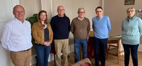 photo  frédéric beauchef, président de la cdc maine saosnois, géraldine vogel, première vice-présidente, francis belluau, maire de marolles-les-braults, docteur pedro schwartz, docteur philippe olive, et anne-marie garnier, première adjointe au maire.  &copy;  le maine libre 