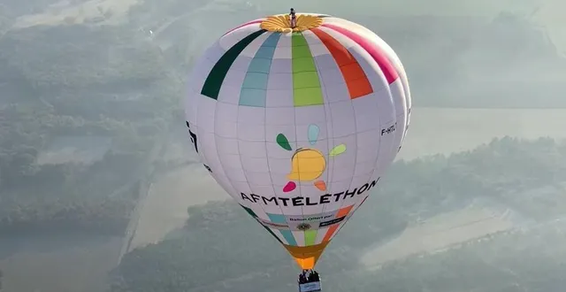 photo  le jeune homme âgé de 28 ans a atteint 4 016 mètres d’altitude mercredi 10 novembre dans le ciel de la vienne.  &copy;  capture écran france bleu poitou 