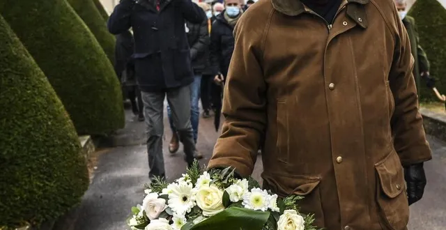 photo  françois fillon lors d’une de ses très rares apparitions publiques à sablé en décembre 2020, lors de l’anniversaire de la mort de joël le theule, dont il fut l’assistant parlementaire.  &copy;  archives le maine libre - denis lambert 
