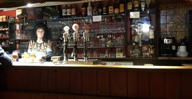 photo  cathy aubine, patronne du chabada à landigou (orne) avec son mari marc.  &copy;  ouest-france 