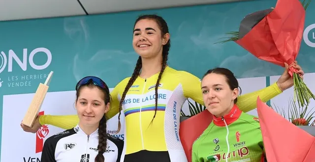 photo  bénédicte ollier (au centre) a remporté la 39e édition du chrono des nations juniors.  &copy;  franck dubray / ouest france 