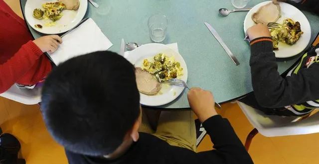 photo  la restauration du midi pourrait être perturbée.  &copy;  archives le maine libre – hervé petitbon 