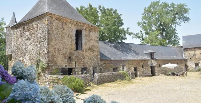 photo  le manoir est cours de restauration.  &copy;  archives co 