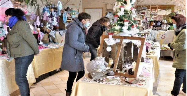 photo crosmières. un marché de noël champêtre à la ferme  &copy;  le maine libre 