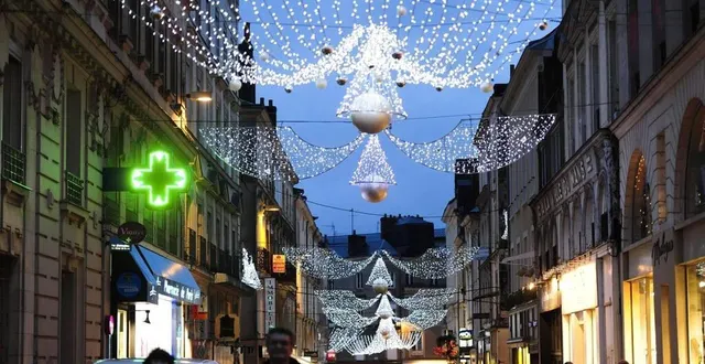 photo  la ville sera illuminée à partir du jeudi 25 novembre.  &copy;  photo archives le maine libre 