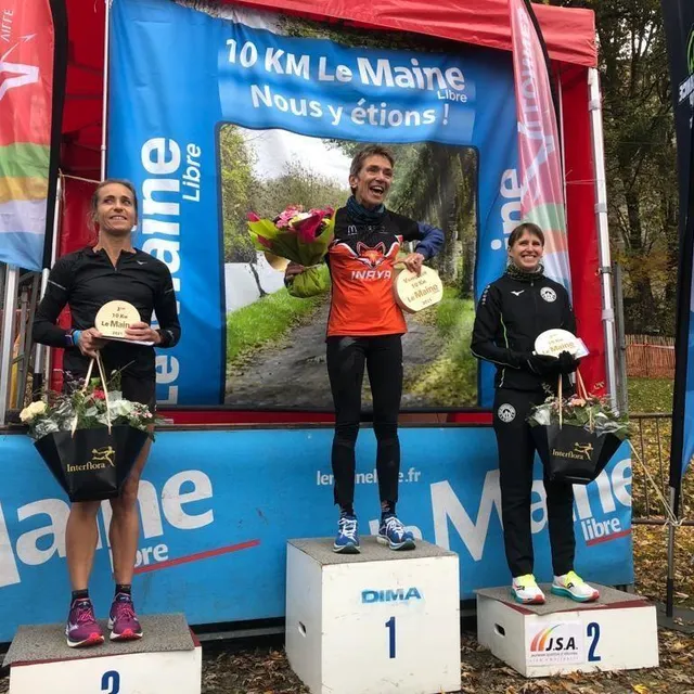 photo catherine thomas-pesqueux sur la plus haute marche du podium.  ©  le maine libre