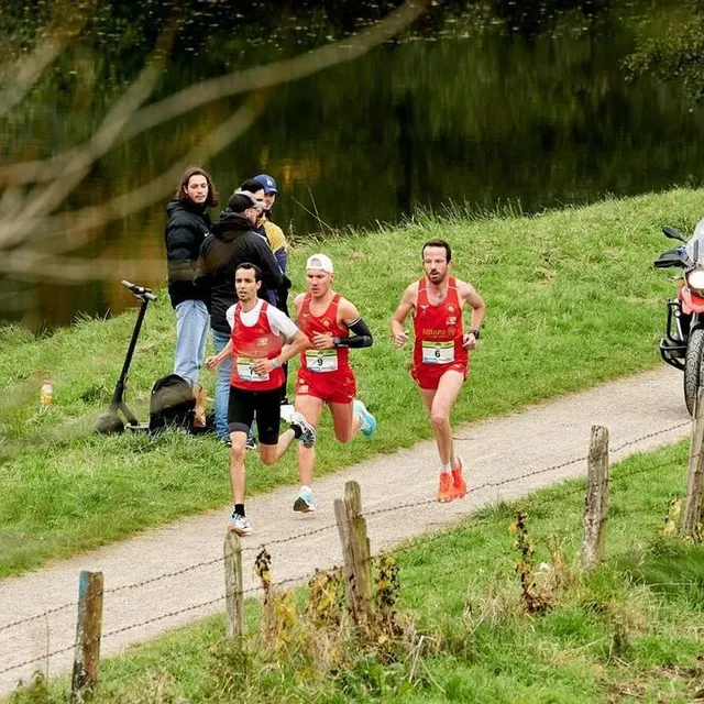 photo avec patrice le gall, metftah et avril ont mené de bout en bout.  ©  dominique breugnot