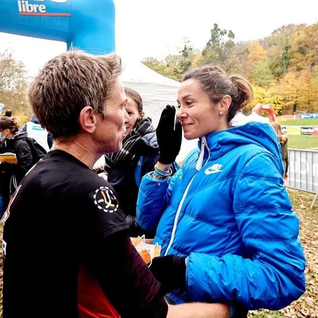 photo vincianne cussot, réconfortée par catherine thomas-pesqueux.  ©  dominique breugnot