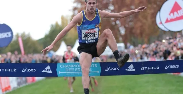 photo  facétieux, jimmy gressier a pris le temps de faire le spectacle à l’arrivée des championnats de france de cross court.  &copy;  stadion actu/maxppp 