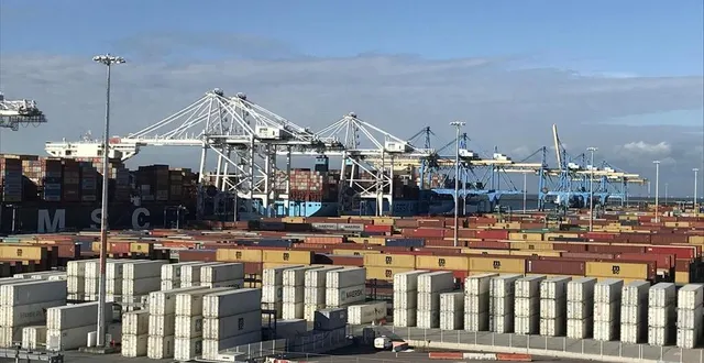 photo  neuf personnes sont jugées pour leur participation à un lucratif trafic de cocaïne et de cannabis au port du havre.  &copy;  archives natalie desse 