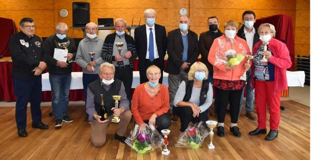 photo  un temps fort de la fin de saison pour les boulistes.  &copy;  le maine libre 