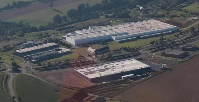 photo  le pôle normand’innov et l’usine faurecia, à flers, dans l’orne. ?  &copy;  archives ouest-france 