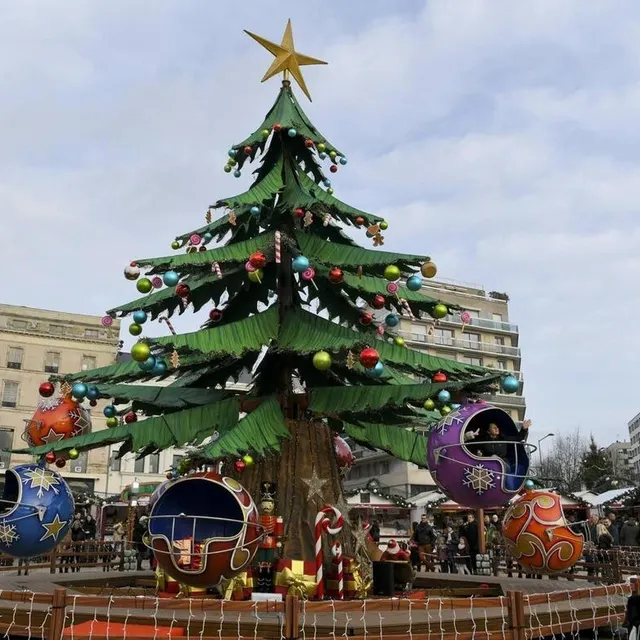 photo coup d’envoi du marché de noël ce samedi 27 novembre 2021.  ©  archives le maine libre yvon loué