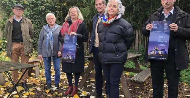 photo  les élus des petites cités de caractère présentent un nouvel événement sarthois : « cités en lumière ».  &copy;  photo le maine libre 