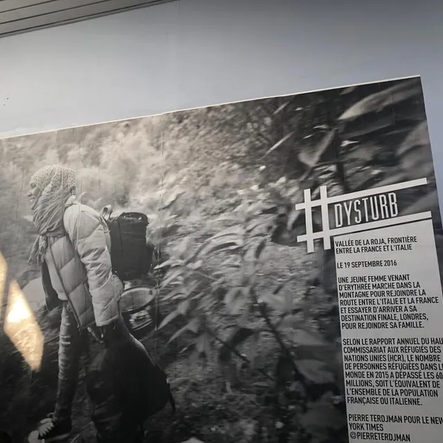 photo photographie de pierre terdjman, datant de 2016, affichée sur un mur du lycée gabriel à argentan.  ©  ouest-france