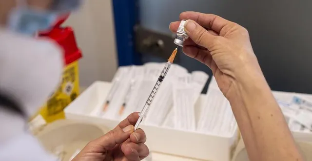 photo  la prise de rendez-vous pour une dose de rappel du vaccin contre le covid-19 a connu un pic exceptionnel en sarthe ce 25 novembre 2021, après les annonces d’olivier véran.  &copy;  archives presse océan - olivier lanrivain 
