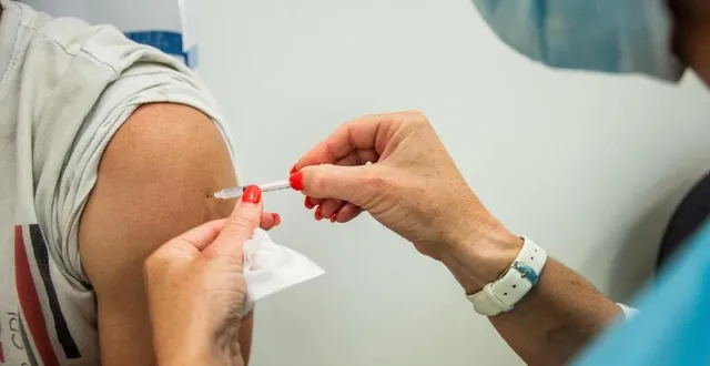 photo  côté couverture vaccinale en sarthe, 79,20 % de la population a reçu une première injection, 78,20 % ont reçu les deux doses.  &copy;  ouest-france 