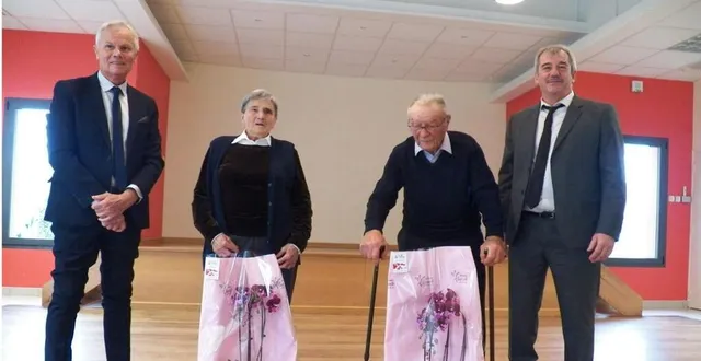 photo  joël méténier, à gauche et dominique amiard, entourent thérèse renou et eugène legui.  &copy;  le maine libre 