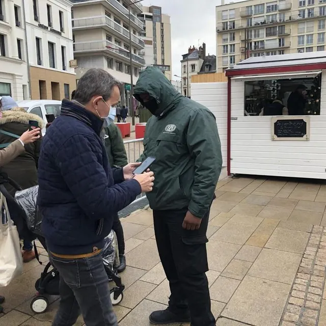 photo contrôle du pass sanitaire à l’entrée.  ©  photo le maine libre