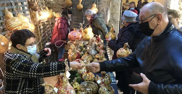 photo  le marché artisanal de l’avent à tuffé remporte un nouveau succès.  &copy;  le maine libre 