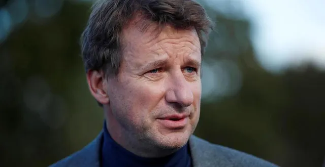 photo  yannick jadot visite le parc éolien de saint-père énergies à saint-père-en-retz près de nantes, france, le 22 octobre 2021.  &copy;  stephane mahe/reuters 