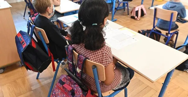 photo  l’école primaire publique de lombron est fermée (photo d’illustration). dix-sept cas de covid ont été détectés ce lundi 29 novembre 2021.  &copy;  photo : jérôme fouquet/ouest-france 