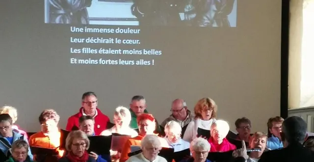 photo  la chorale résonance chantant sur le thème de la seconde guerre mondiale.  &copy;  ouest-france 