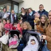 photo  en pyjama ou turbulette, malgré leur agenda bien rempli de nourrissons, six des onze jeunes citoyens nés en 2021 à tresson se sont précipités en mairie, répondant à l’invitation d’ouest-france pour la grande photo de famille. 