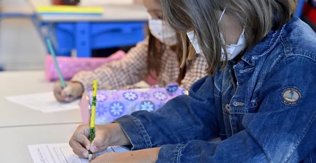 photo  le collectif les parents atterrés réclame que soient analysées les conséquences du masque porté en quasi-continu par les enfants.  &copy;  jérôme fouquet/ouest-france 