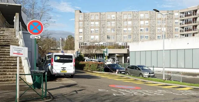 photo  le plan blanc est de retour au centre hospitalier du mans (sarthe) depuis lundi 29 novembre 2021.  &copy;  archives ouest-france/dominique breugnot 