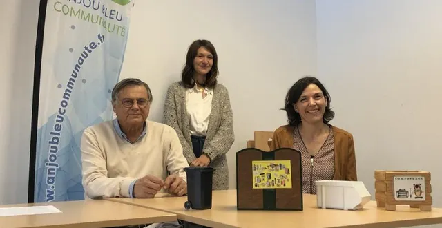 photo  sarah gallard (à droite) sera la responsable de ce nouveau service gestion des déchets. à ses côtés, sophie morisse, vice-présidente d’abc en charge des ressources humaines, et gilles grimaud, président d’abc.  &copy;  ouest-france 