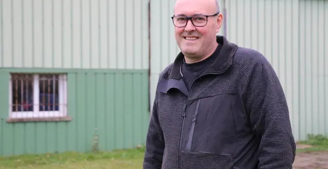 photo  c’est au lieu-dit les martinières, au beau milieu de la campagne de clermont-créans, que bruno lecomte a installé son entreprise fimmo usinage. séduit par le prix et la tranquillité, il souligne des inconvénients à travailler en milieu rural.  &copy;  ouest-france 