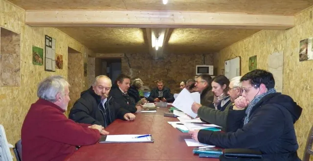 photo  le conseil d’administration planche sur l’organisation de la fête de la chasse du 3 juillet prochain.  &copy;  le maine libre 