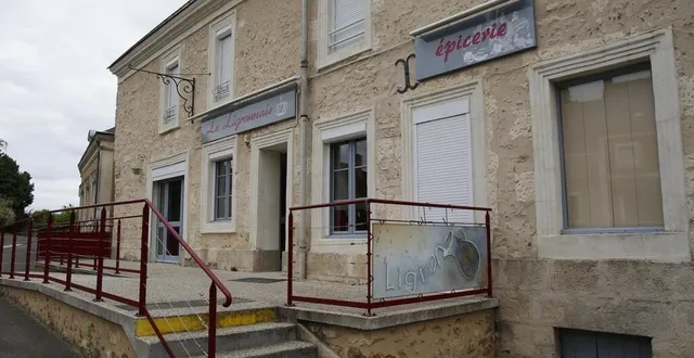 photo  le ligronnais, installé dans les murs de l’ancien hôtel du cheval blanc des années 1930, attend son futur gérant.  &copy;  ouest-france 