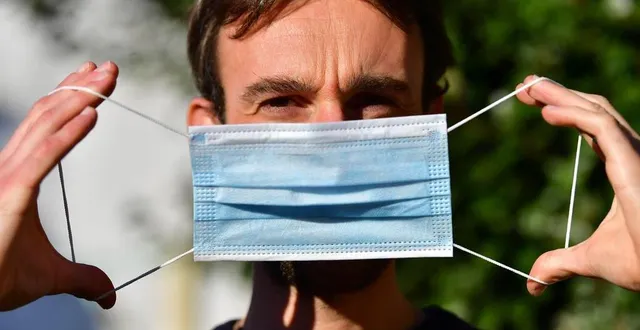 photo  dans le centre-ville du mans et dans certains quartiers, notamment dans les rues commerçantes, le port du masque est redevenu obligatoire.  &copy;  archives po nathalie bourreau 