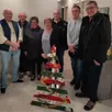 photo les membres des associations « les gaulois de longnes » et « ouvertures » se sont associés pour l’organisation du marché de noël.