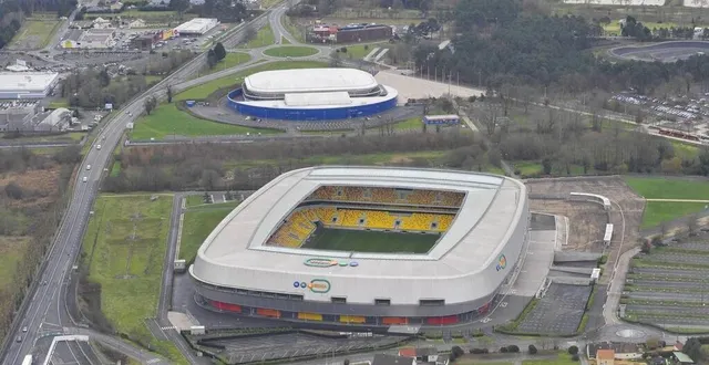 photo  le nom mmarena restera au fronton du stade jusqu’à la fin de la saison.  &copy;  archives le maine libre – denis lambert 