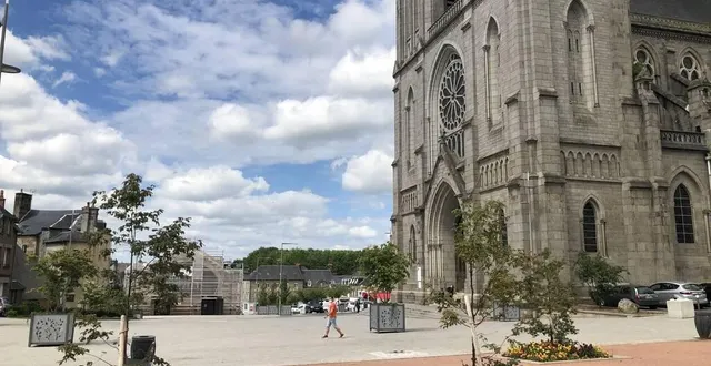 photo  la place saint-germain de flers, dans l’orne.  &copy;  archives ouest-france 