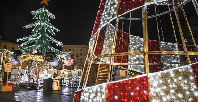 photo  au mans, les animations de noël sont nombreuses un peu partout dans la ville. le mieux, patienter jusqu’à 18 heures admirer les illuminations.  &copy;  le maine libre – denis lambert 