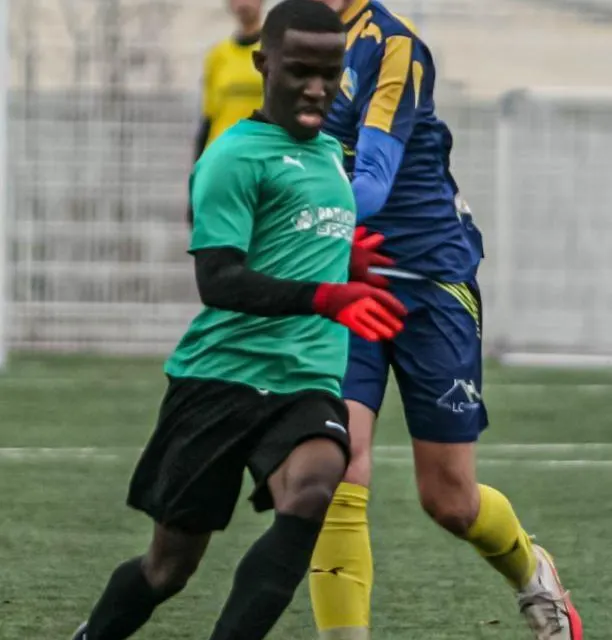 photo match disputé entre le som et val du loir.  ©  le maine libre