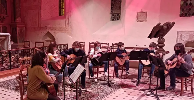 photo  une formation d’élèves guitaristes.  &copy;  ouest-france 