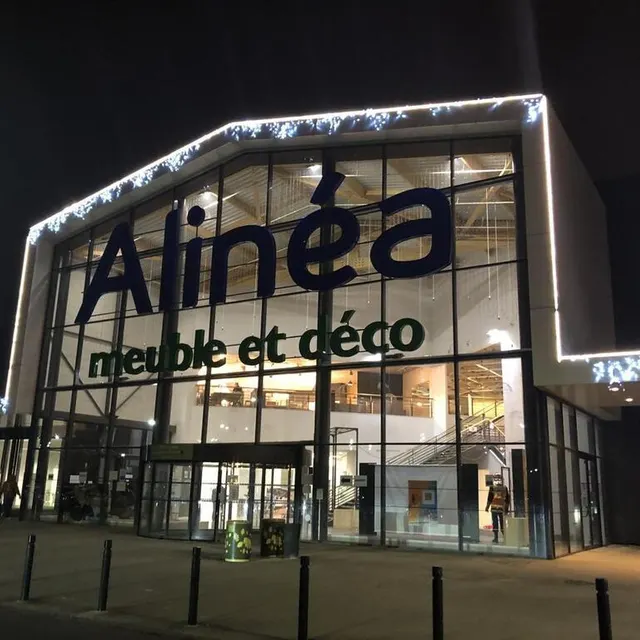 photo l’ancien alinéa est devenu un centre de vaccination. il est opérationnel depuis hier.  ©  ouest-france