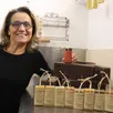 photo natacha corvaisier fabrique ses savons chez elle, dans son laboratoire.