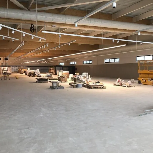 photo la surface de vente, grande de 1 400 m2, se trouve à l’étage supérieur du supermarché lidl, de flers, dans l’orne.  ©  ouest-france