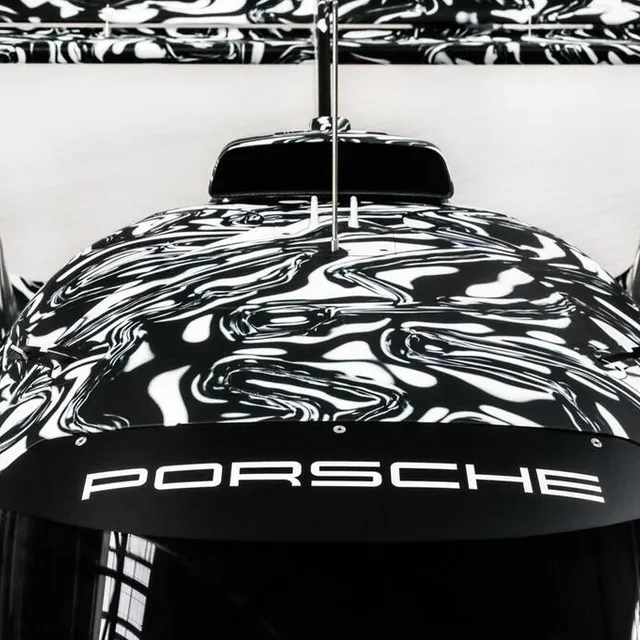 photo porsche a dévoilé les images inédites de l’hypercar qui entrera en compétition en 2023.  ©  porsche ag