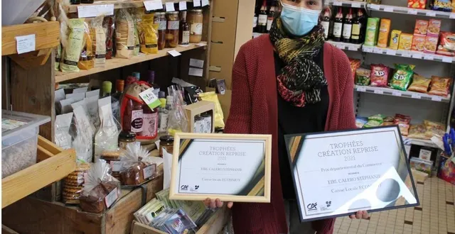photo  stéphanie calero a reçu les trophées « création reprise » du crédit agricole.  &copy;  ouest-france 