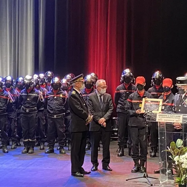 photo les sapeurs-pompiers de la ferté-bernard ont fêté la sainte-barbe à la salle athéna.  ©  mairie lfb